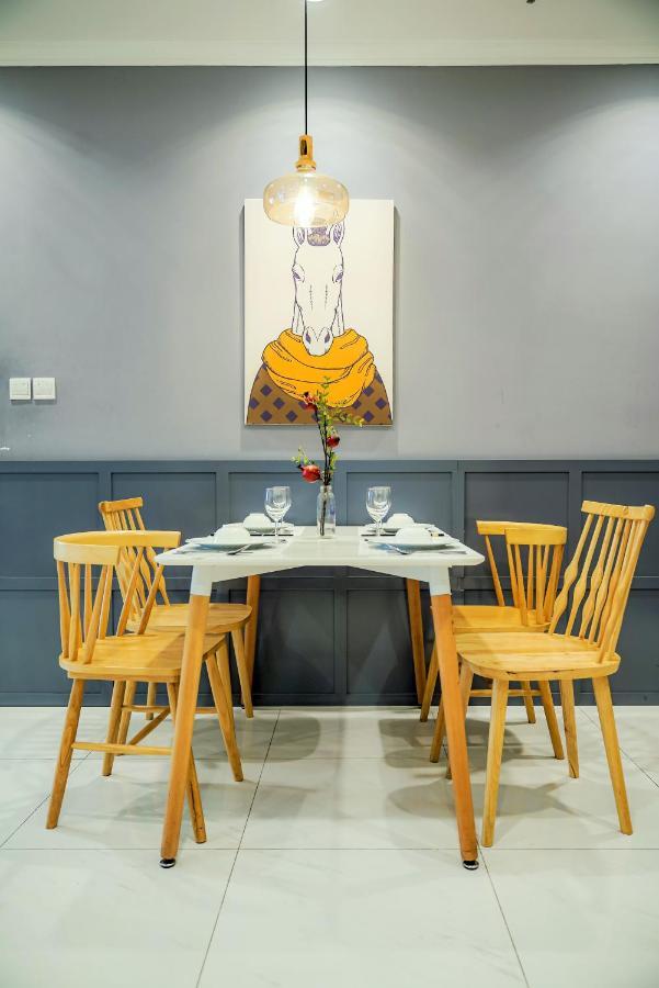 הו צ'י מין סיטי Mott Haven Apart - Vinhomes Central Park, Landmark 81 Area & Ice Rink מראה חיצוני תמונה